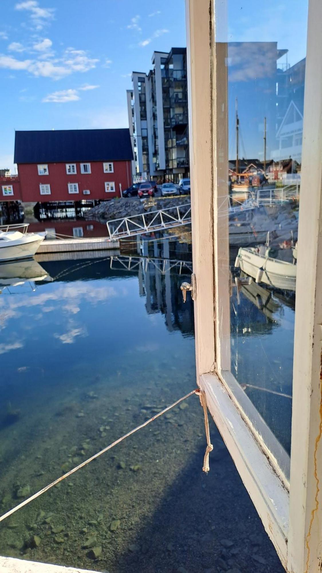 Kule Gule Huset Apartment Svolvaer Ngoại thất bức ảnh