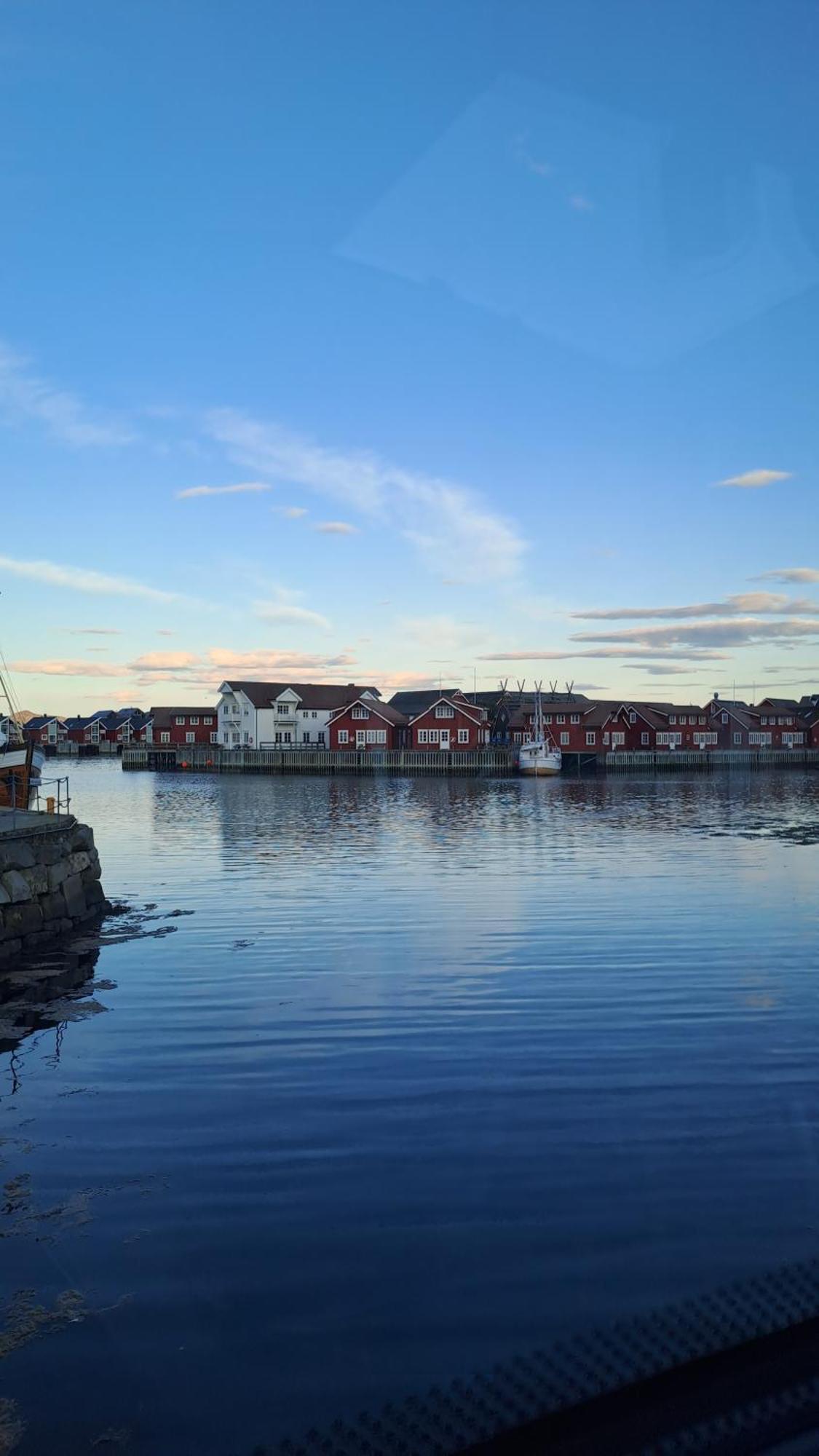 Kule Gule Huset Apartment Svolvaer Ngoại thất bức ảnh